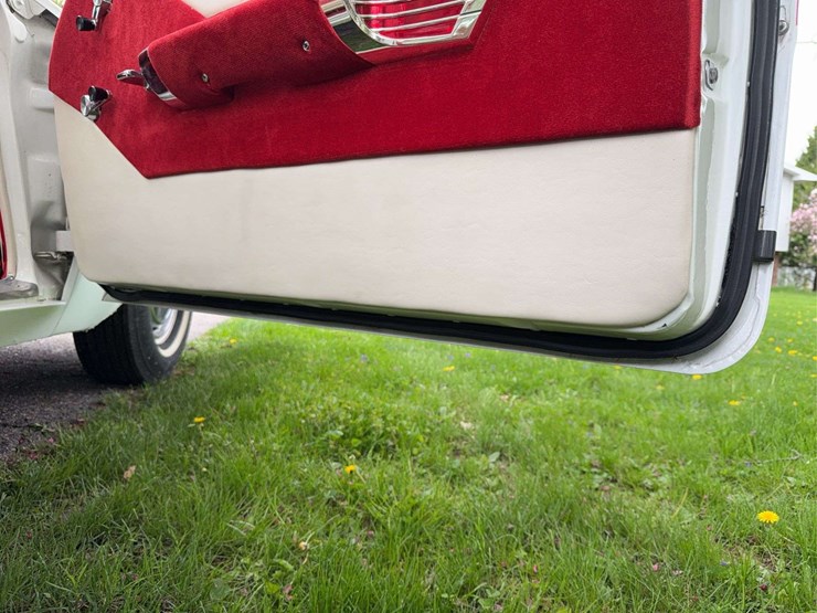 1961-chevrolet-impala-image-16