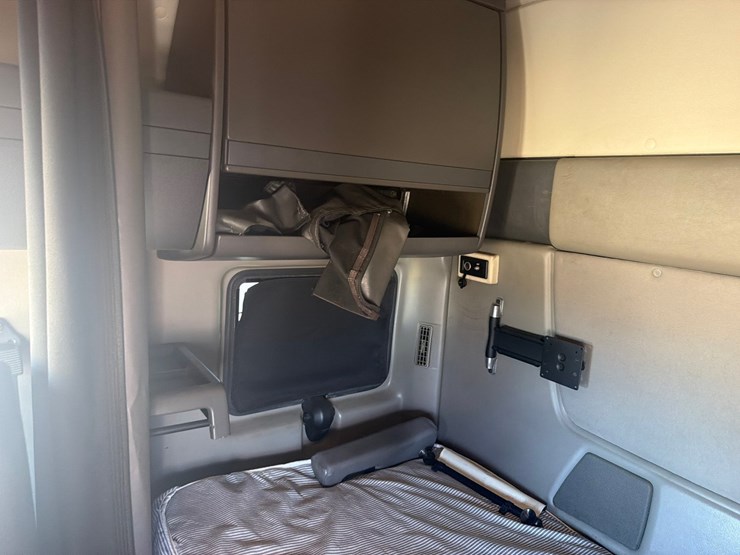 2015-international-prostar-image-13