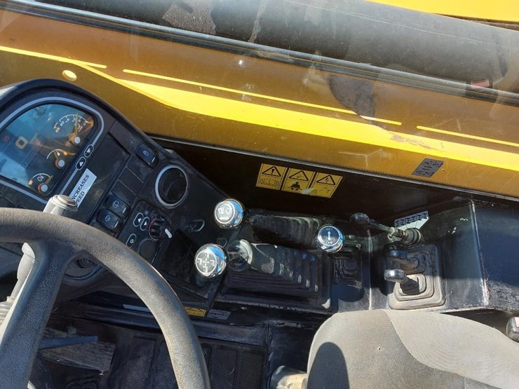 2014-jcb-535-140-image-21