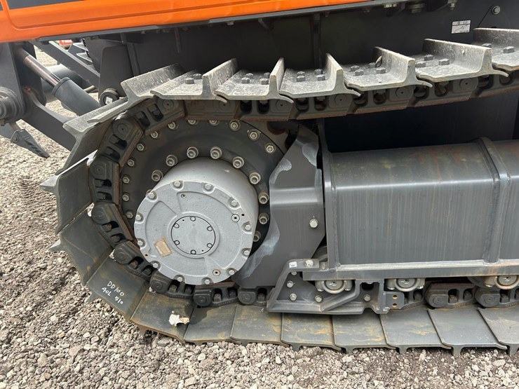 2026-develon-dd100-us10-crawler-dozer-image-12