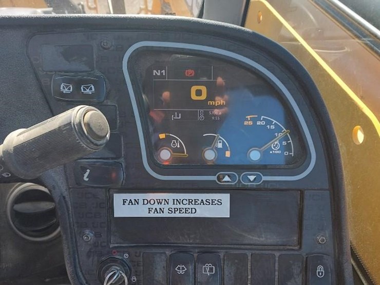 2014-jcb-535-140-image-26