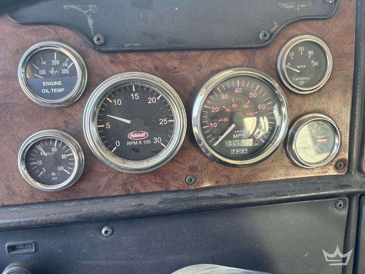2005-peterbilt-357-image-32