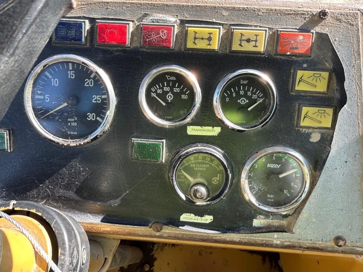 moxy-ha270-rock-truck-image-23