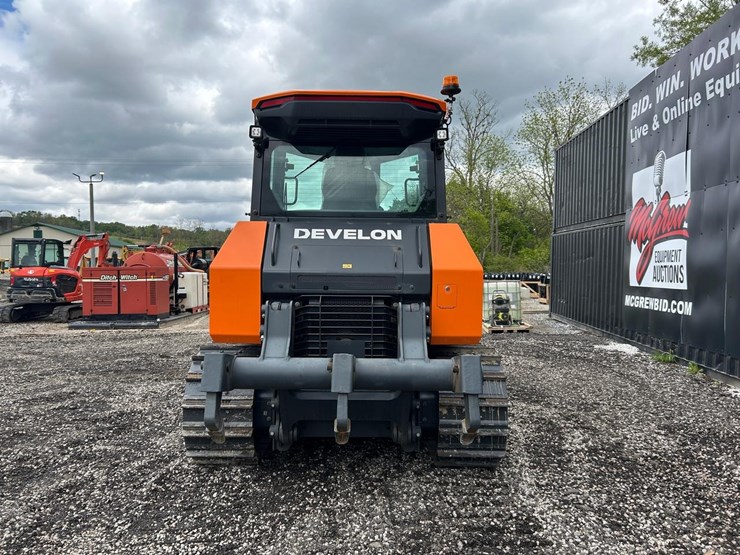 2026--develon-dd100-us10-crawler-dozer-image-3