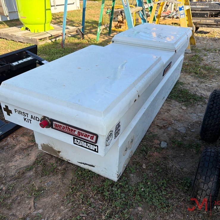 WEATHER GUARD CROSS OVER TOOL BOX