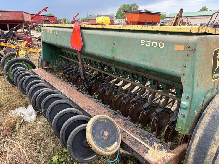 john-deere-8300-image-5