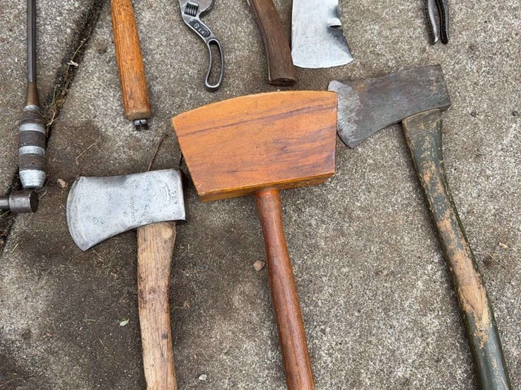 antique-tool-assortment-image-3