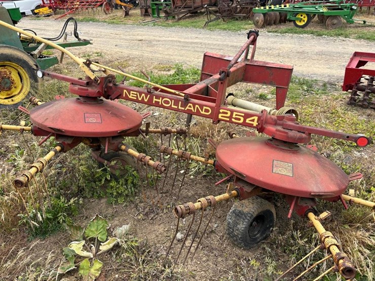 new-holland-254-image-4