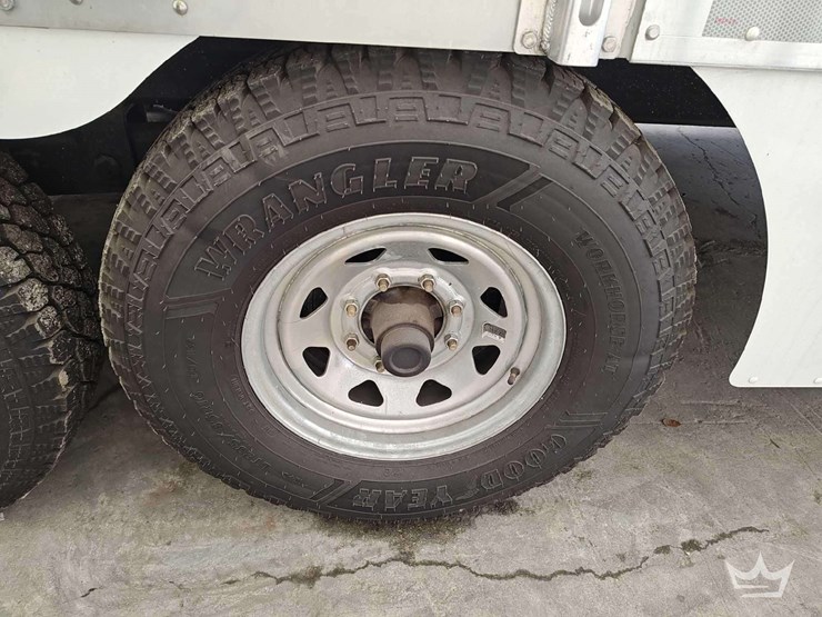 2025-precisions-provencal-22ft.-5th-wheel-mobile-office/-showroom-trailer-image-61