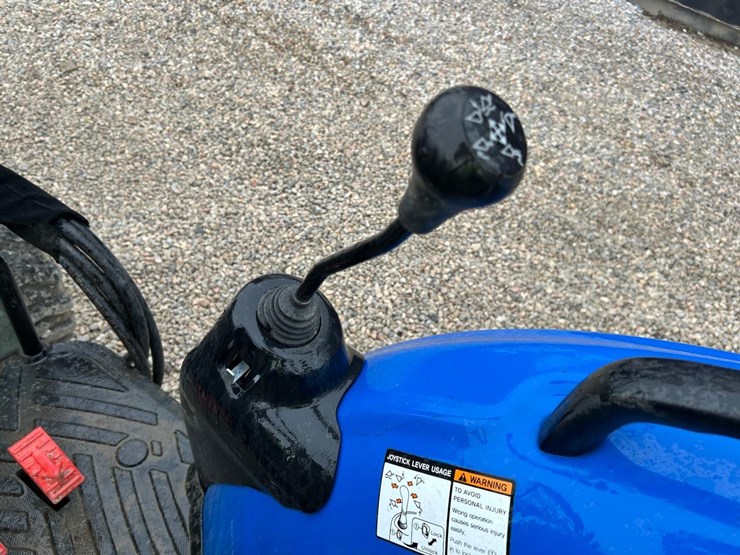 2015-new-holland-boomer-37-image-32