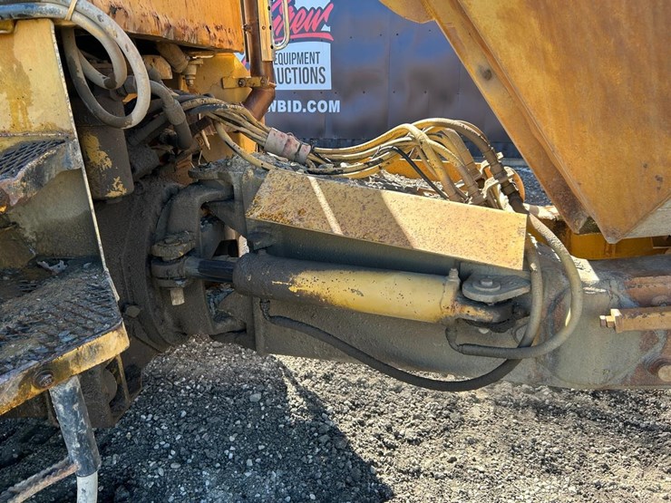 moxy-ha270-rock-truck-image-18