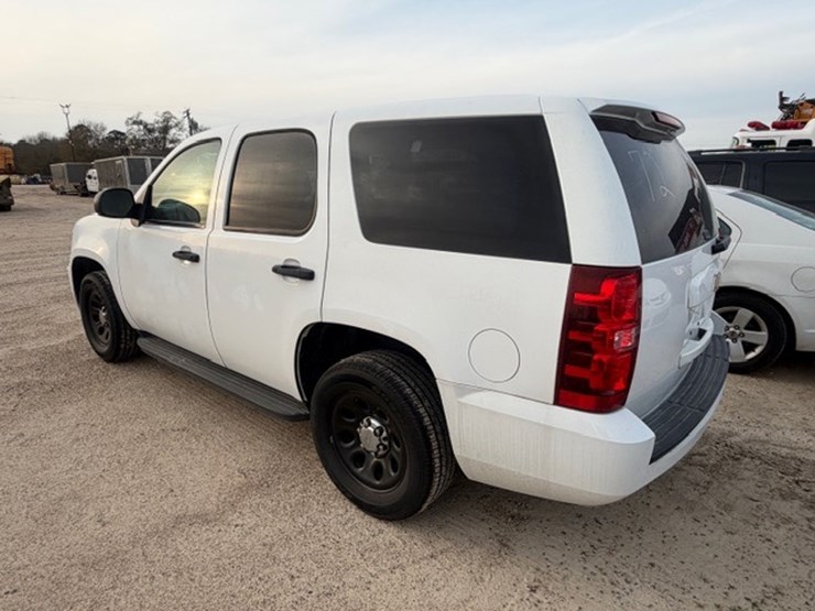 2012-chevrolet-tahoe-image-4