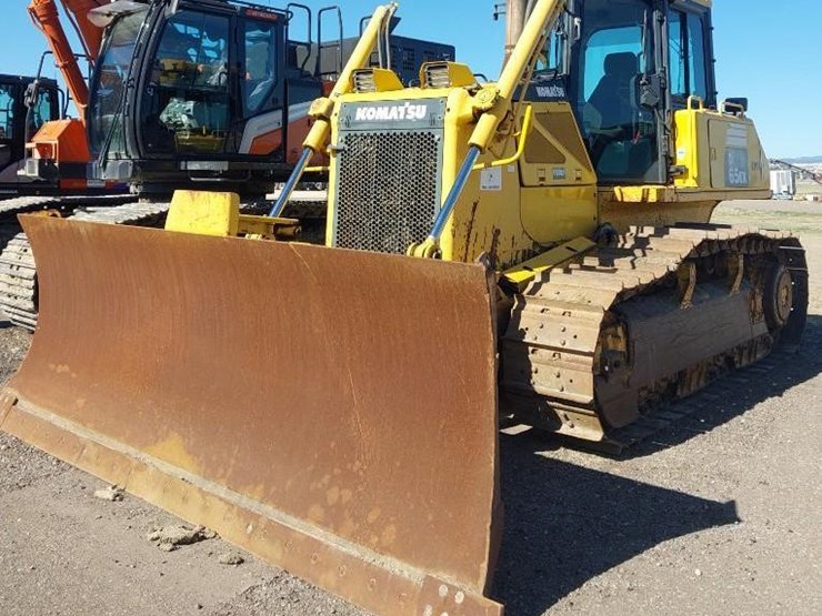 2011-komatsu-d65ex-16-image-1
