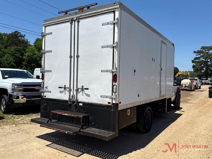 2013-ford-f550-image-2