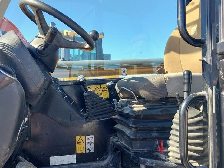 2014-jcb-535-140-image-16