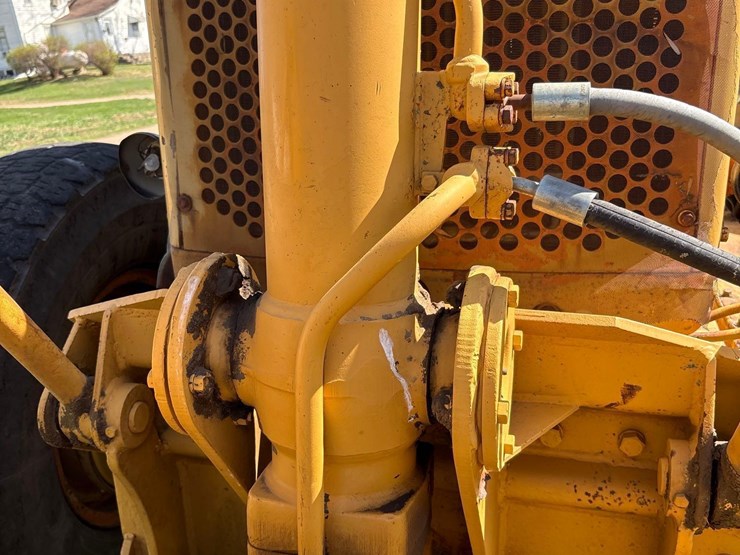 caterpillar-12f-image-24