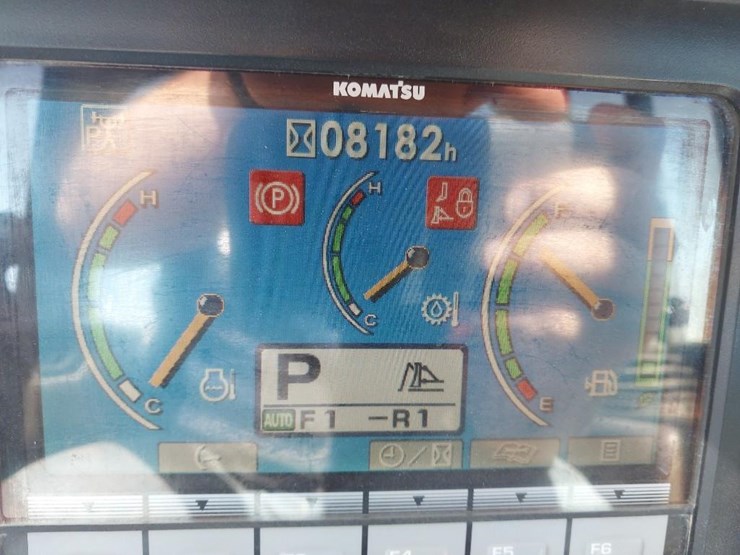 2011-komatsu-d65ex-16-image-28