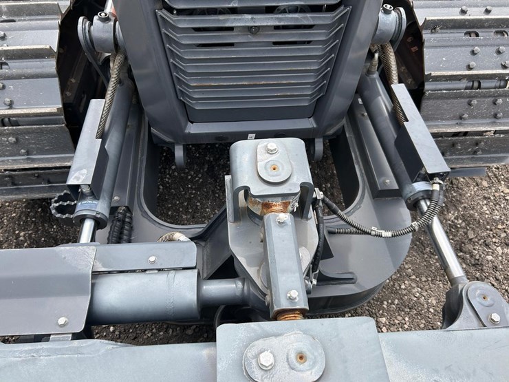 2026-develon-dd100-us10-crawler-dozer-image-10