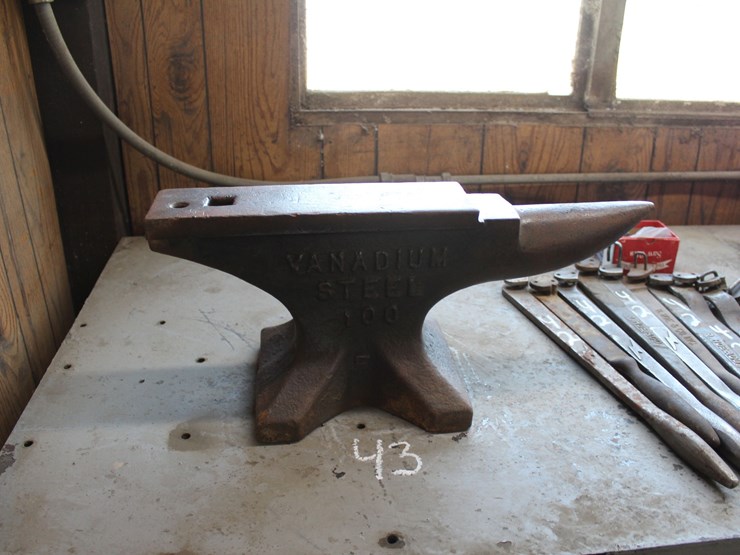 vanadium-steel-anvil-image-2