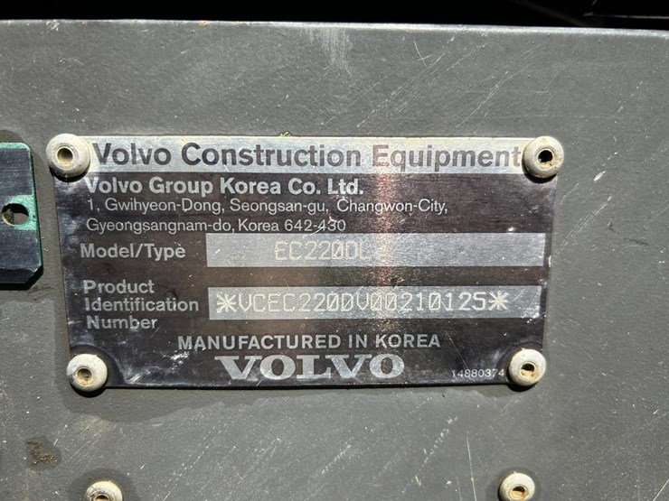 volvo-ec220dlc-excavator-image-31