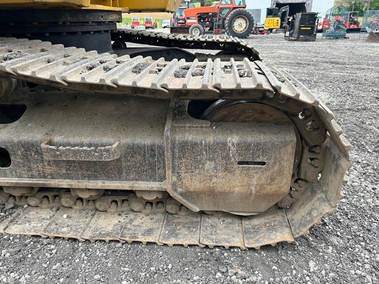 deere-160d-lc-image-13