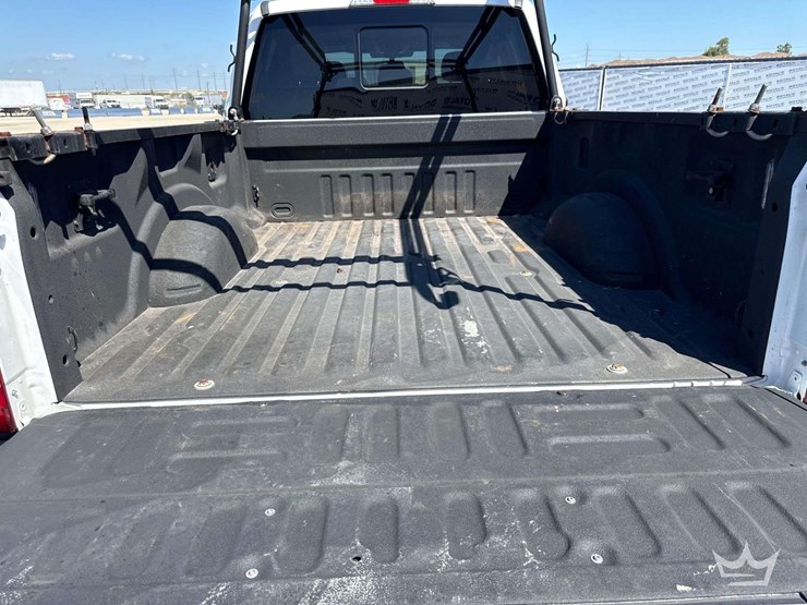 2022-ford-f350-image-14