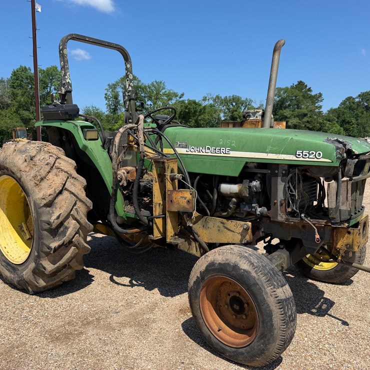 JOHN DEERE 5520
