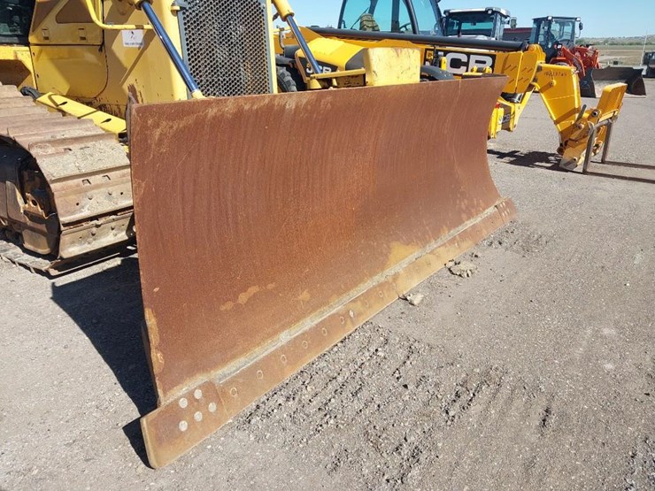 2011-komatsu-d65ex-16-image-12