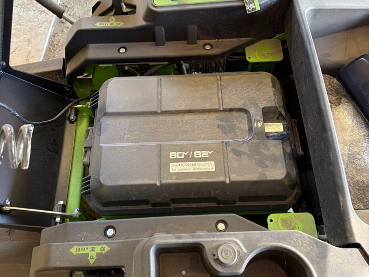 greenworks-pro-crz-428-zero-turn-lawnmower-image-14