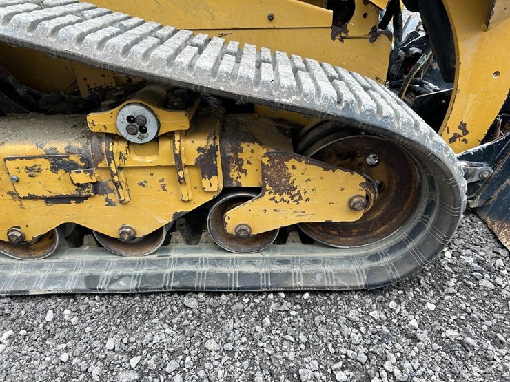 2020-caterpillar-259d3-image-14