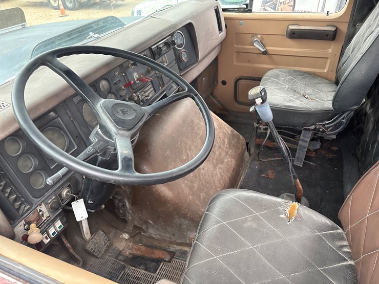 #30574-•-international-s-series-|-for-parts/repairs-image-8