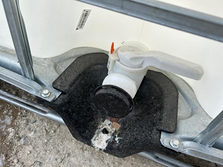 water-tank-tote-image-6