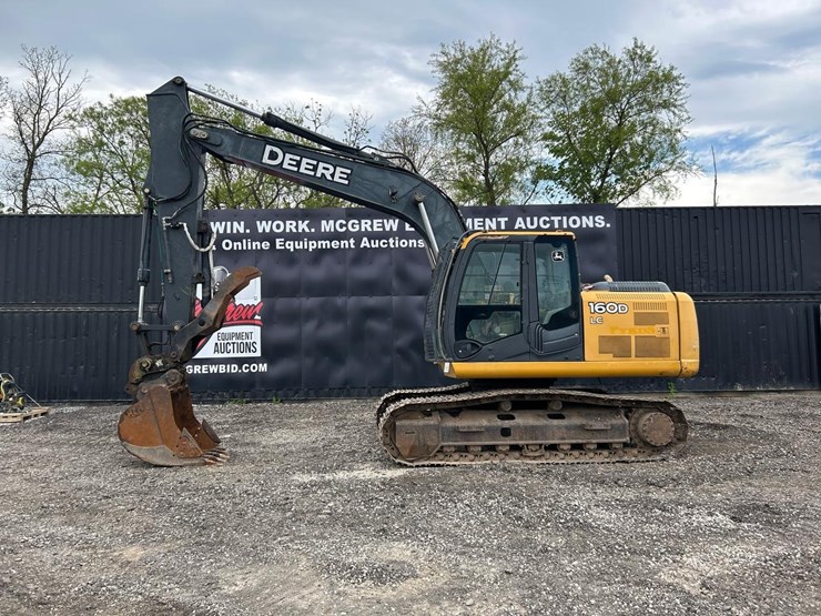 deere-160d-lc-image-1