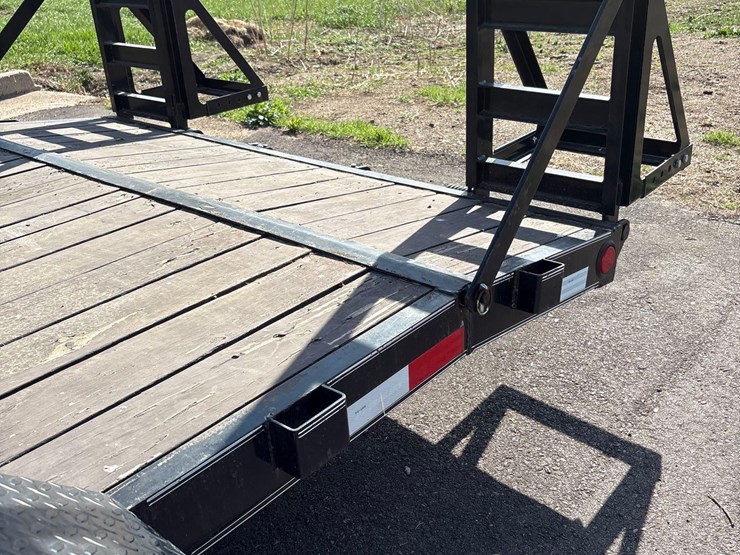 2019-pj-7ft-x-18ft-beaver-tail-bumper-hitch-trailer--1-owner-image-17