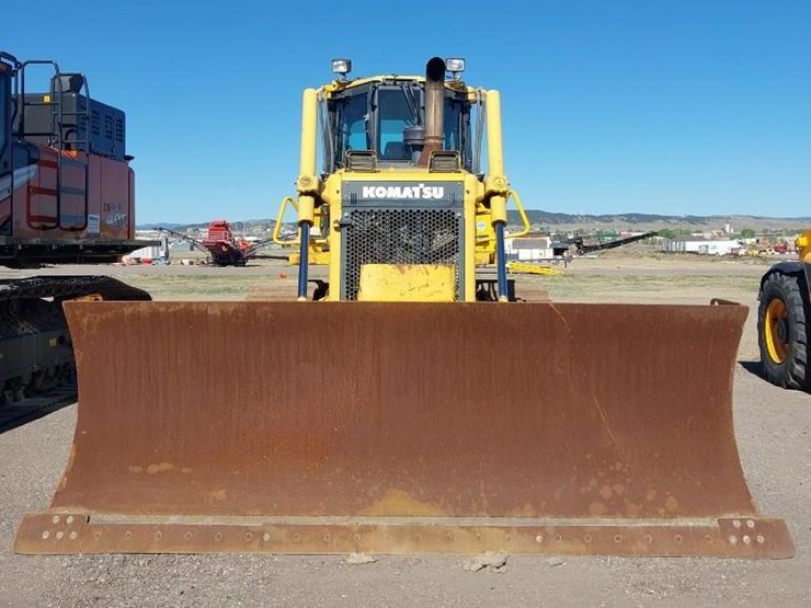 2011-komatsu-d65ex-16-image-6