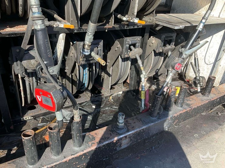 2012-freightliner-m2-112-t/a-fuel-and-lube-truck-image-55