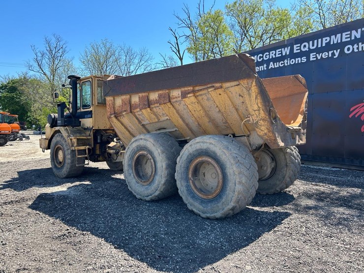 moxy-6225b-rock-truck-image-2
