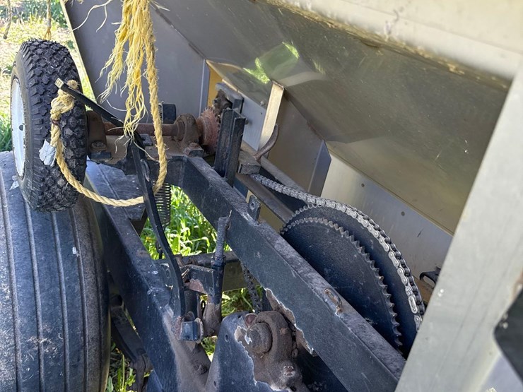 tyler-10-ton-fertilizer-spreader-image-5