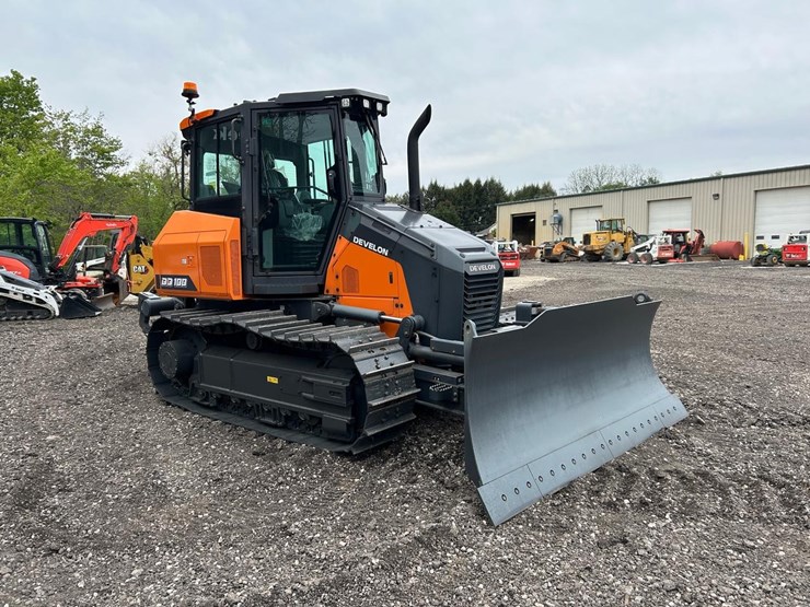 2026--develon-dd100-us10-crawler-dozer-image-6