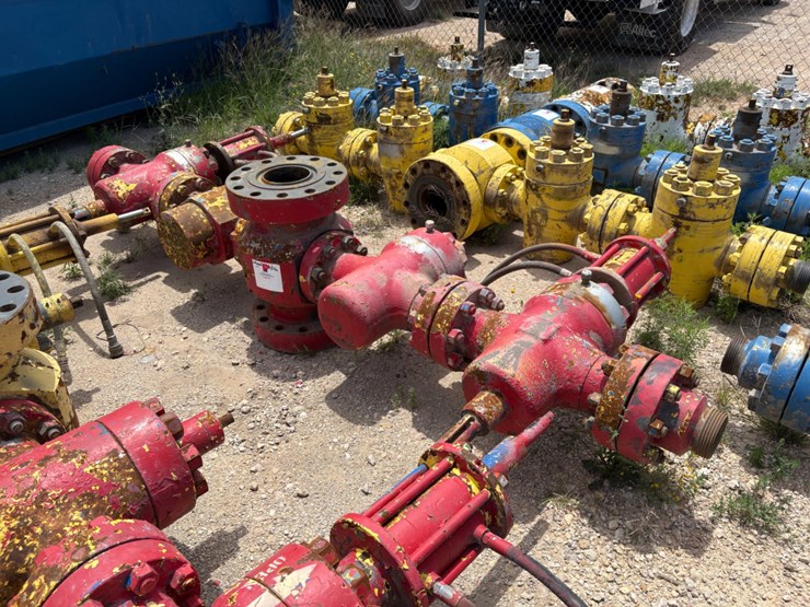 7-1/16”-x-4”-fluid-cross-w/-(4)-4”-10k-gate-valves-image-1