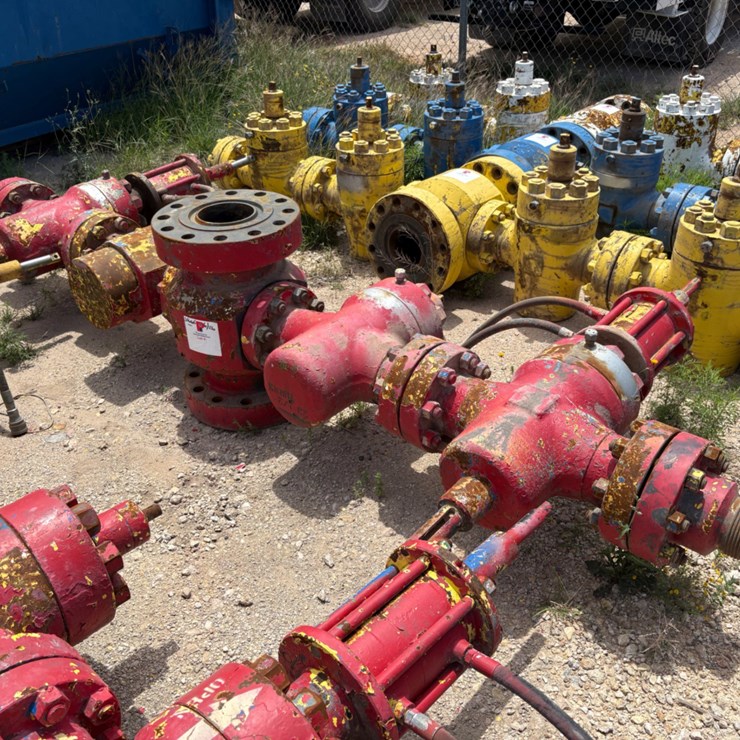 7-1/16” x 4” fluid cross w/ (4) 4” 10k gate valves