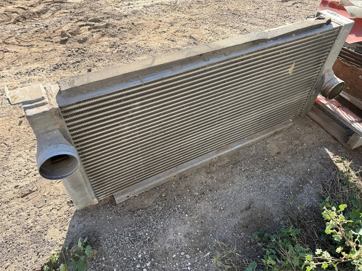 pallet-w/-(4)-fan-blade-assym.,-engine-mounts,-(1)-51”l-x-5”w-x-20”-h-cac-image-7