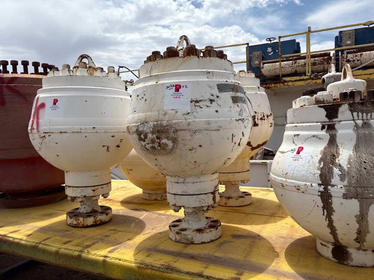 (2)-hydril-5k-pulsation-dampeners-image-1