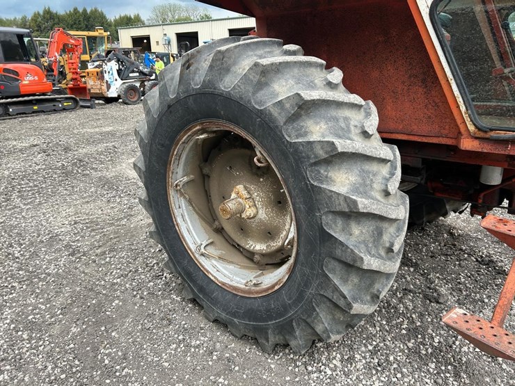 allis-chalmers-190xt-series-iii-tractor-image-11