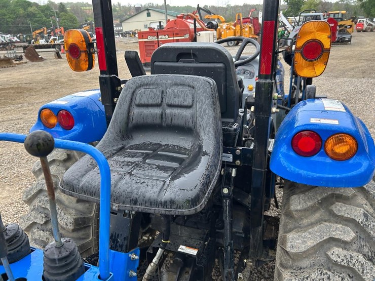2015-new-holland-boomer-37-image-16