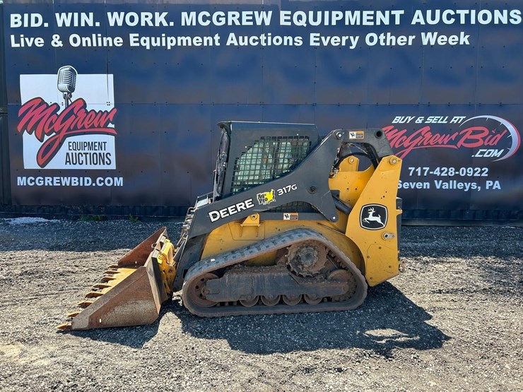 2023-deere-317g-image-1