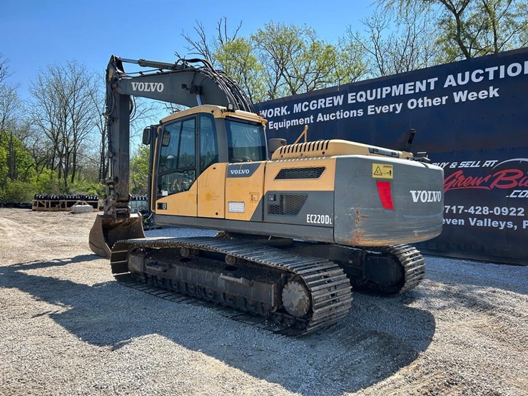 volvo-ec220dlc-excavator-image-2