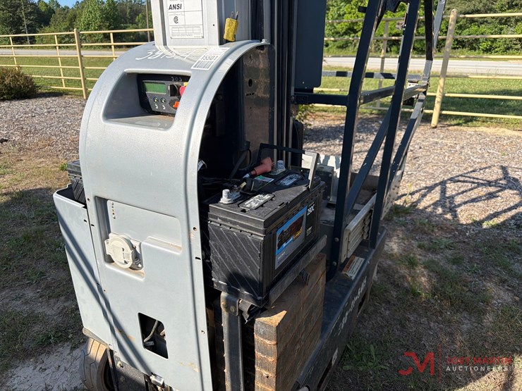 2014-jlg-20mvl-image-6