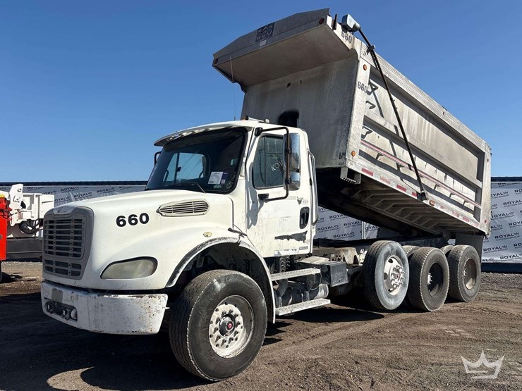 2007-freightliner-m2-112-tri-axle-dump-truck-image-1