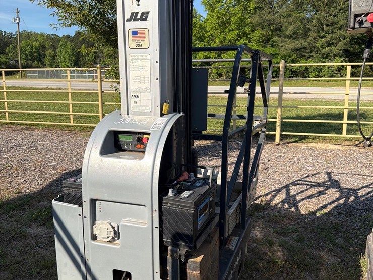 2014-jlg-20mvl-image-1